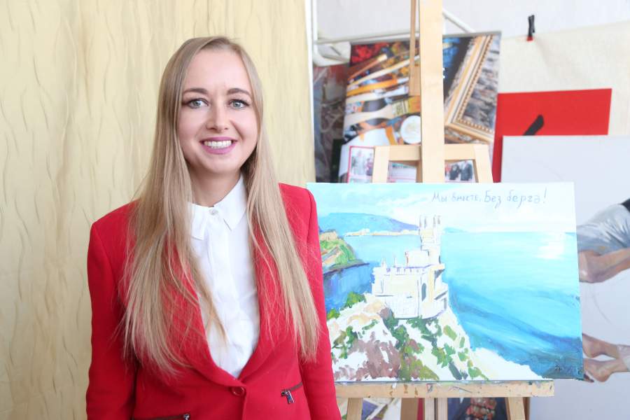 Художница из Казани нарисовала картину к 10-летию Крымской весны – пейзаж подарят крымчанам