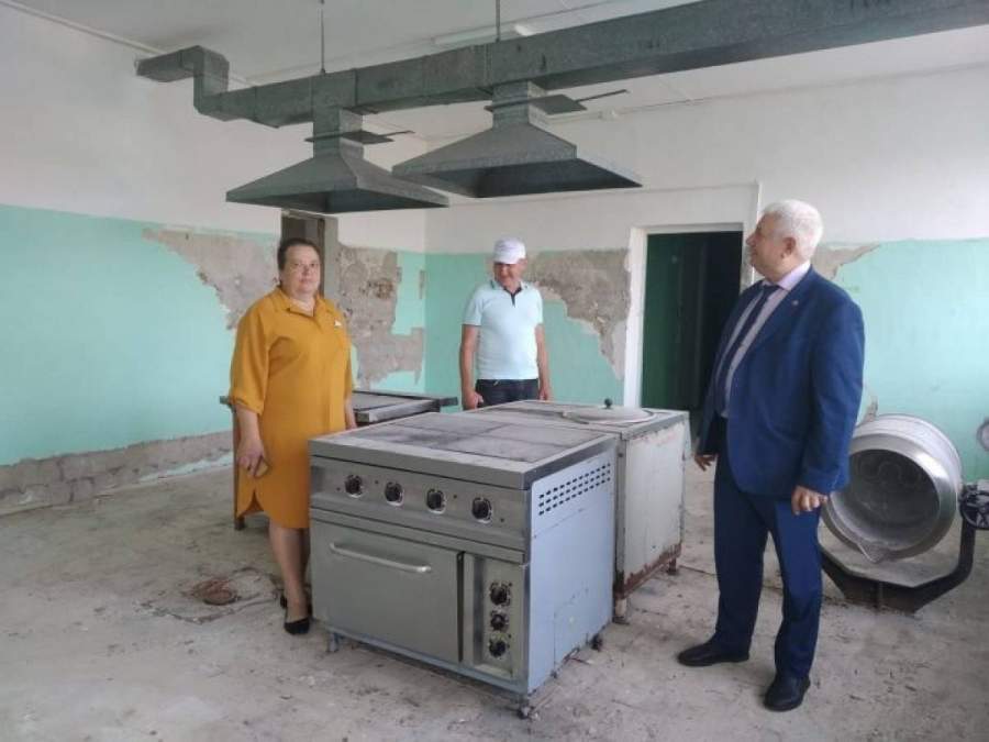 В Дрожжановском районе в школе ремонтируют столовую