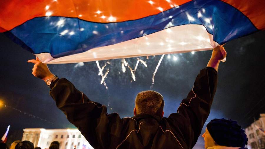 «Наша страна вновь стала одной из ведущих мировых держав»: День России-2020 – мнения политиков и экспертов РТ