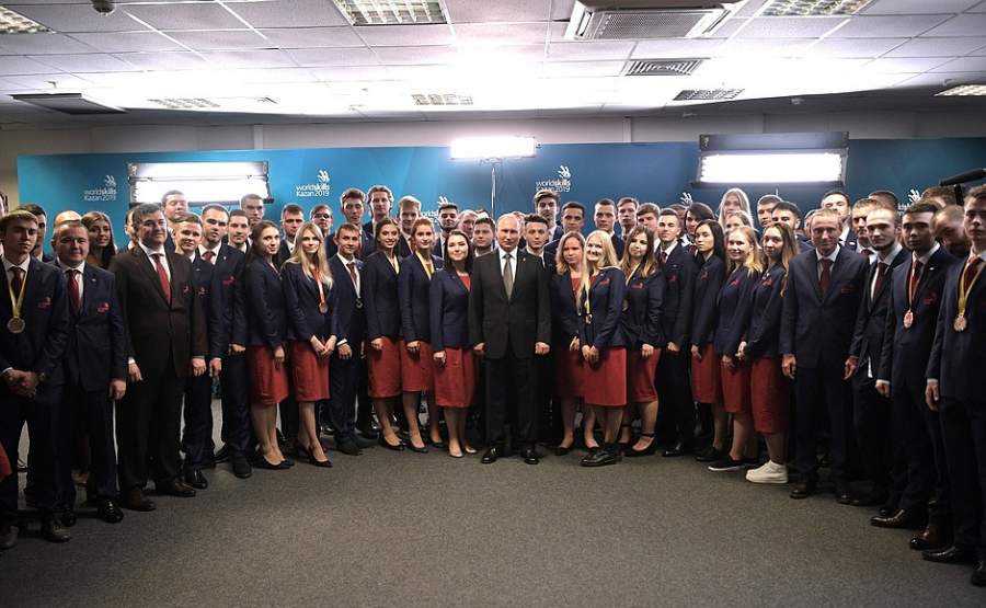 Со спортсменами Национальной сборной России встретился Президент РФ Владимир Путин (Фотография: Пресс-служба Президента РТ)