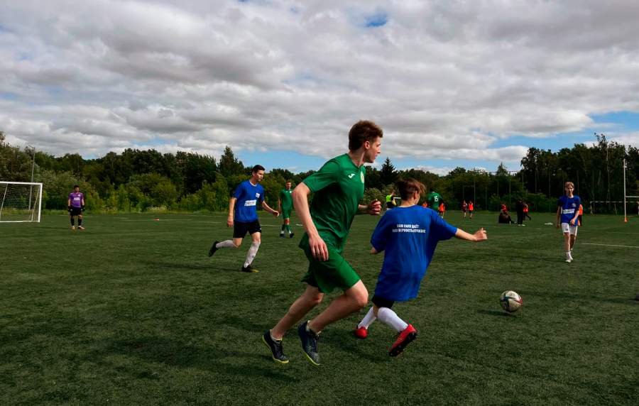 Молодогвардейцы устроили турнир по футболу для студентов Казани