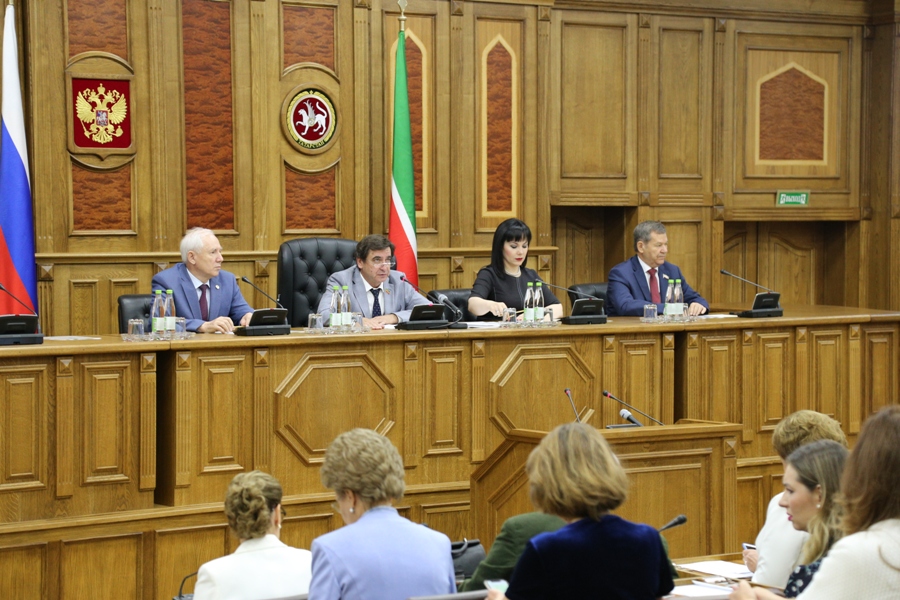 Перед последней сессией Госсовета РТ  фракция «Единая Россия» подвела итоги своей работы в парламенте