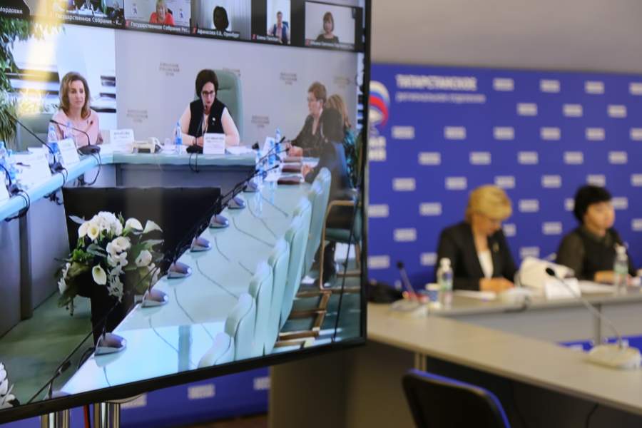 Женщины депутаты Татарстана за поддержку семей мобилизованных и патриотическое воспитание молодежи 