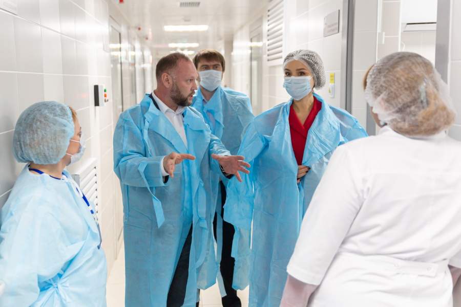Альфия Когогина проинспектировала ход реконструкции инфекционной больницы в рамках Народной программы партии