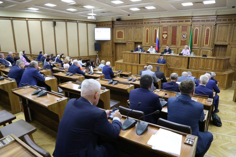 В Государственном Совете РТ состоялось заседание фракции «Единая Россия»