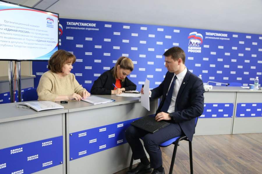 На участие в предварительном голосовании партии подал документы Эмиль Губайдуллин
