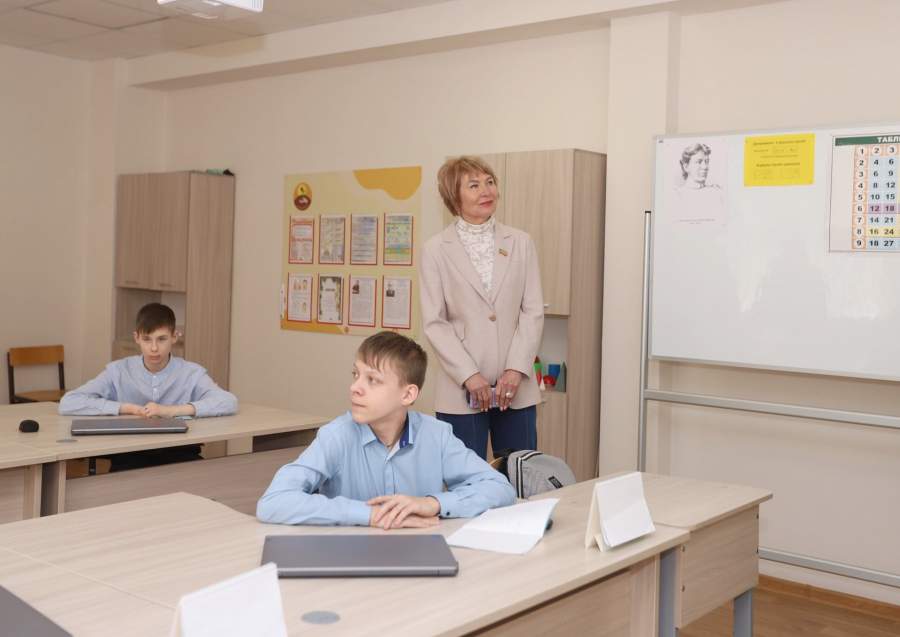 Ольга Воронова пообщалась с гражданами и посетила объекты образования Нижнекамска